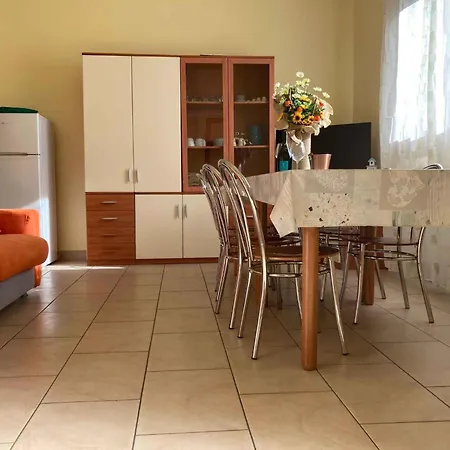 In 3 * روسولينا ماري